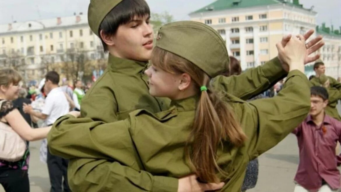 Танец детей на 9 мая. День победы для детей.