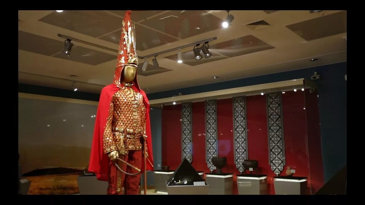 Золотой человек фото. Видео золотого человека. Видео золотого человека. Алтын адам. Алтын адам камзолы.