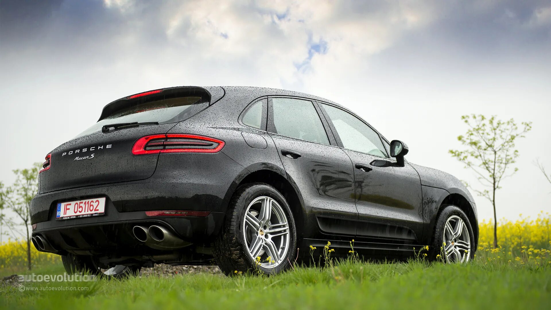 Amore макан. Порше Макан. Порше Макан s 2014. Porshe Macan 997. Porsche Macan sideview.