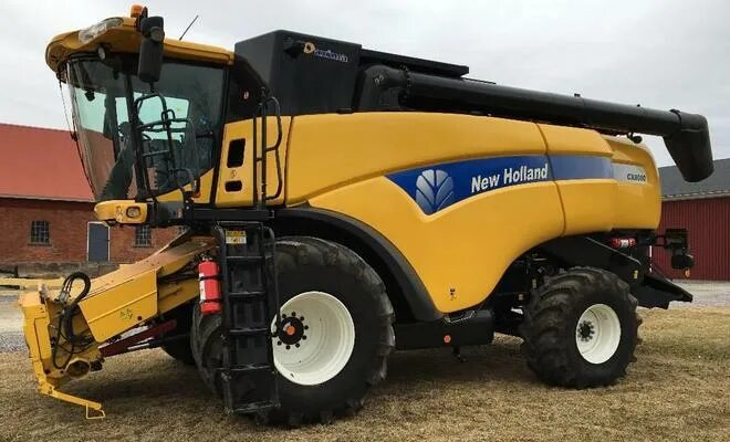 New holland масла. Нью Холланд CX 6090. Комбайн New Holland сх8080. New Holland СХ 8080. Комбайн New Holland 6090.