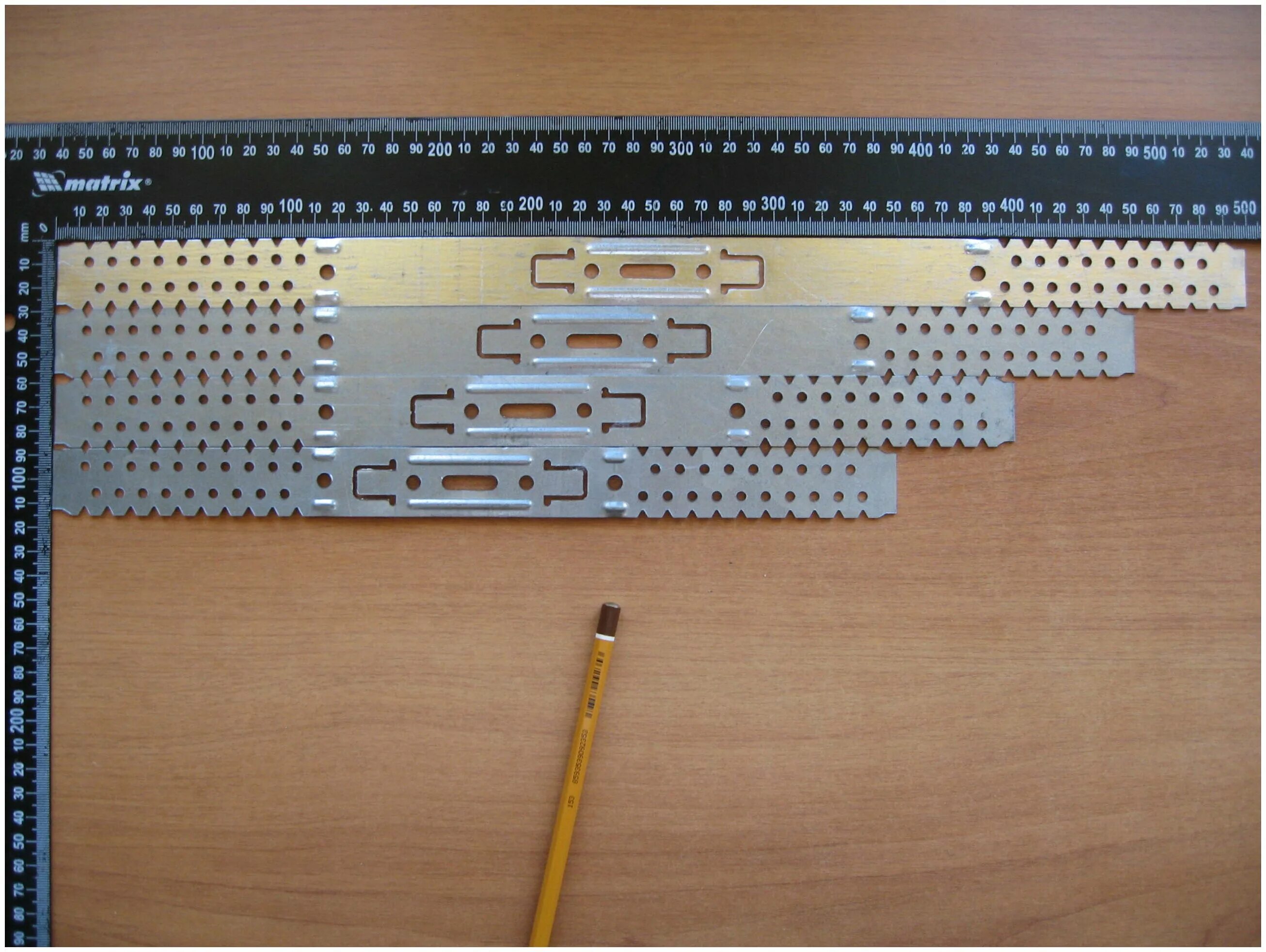 подвес прямой длинный усиленный 520х40х1. подвес прямой удлиненный. подвес усиленный 520х40х1.