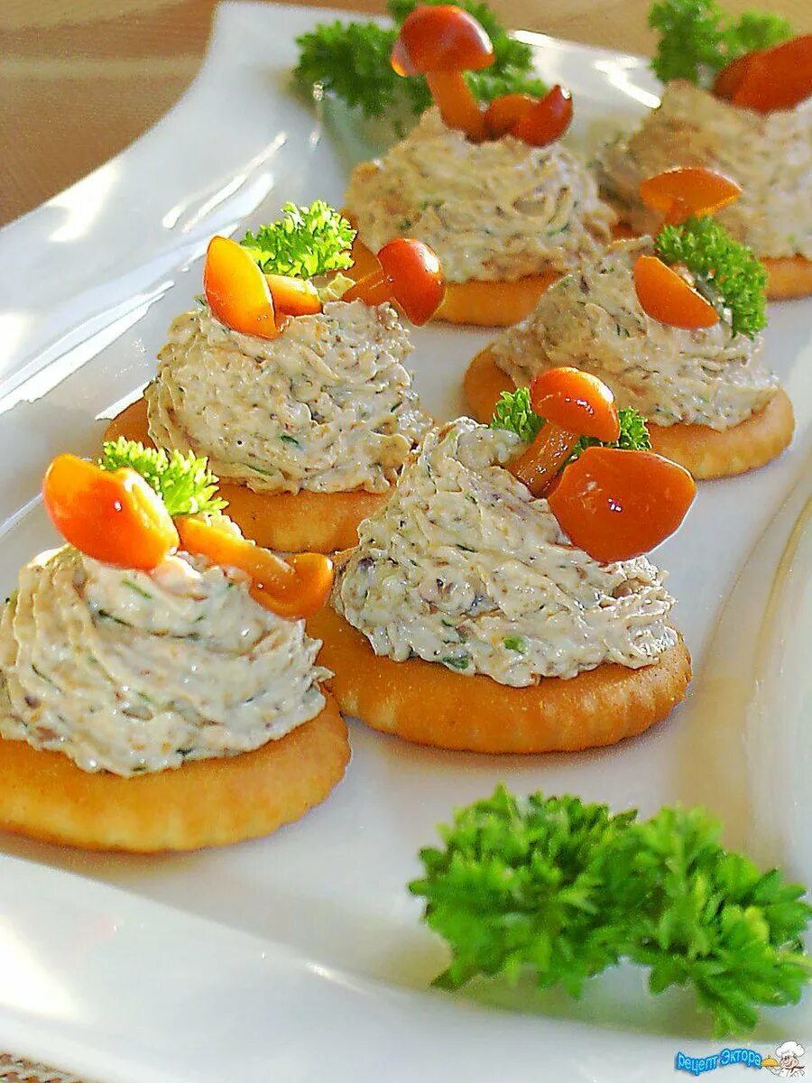 постные простые рецепты на праздничный стол. постные простые рецепты на праздничный стол. тарталетки с грибами. постные простые рецепты на праздничный стол. тарталетки с шампиньонами.