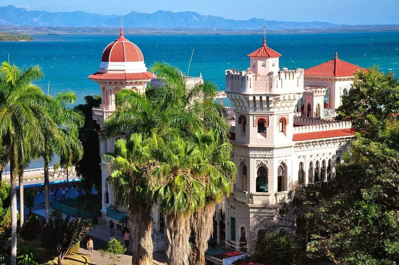 Страна известный курорт. Сьенфуэгос. Исторический центр города Сьенфуэгос. Cienfuegos Куба. Сьенфуэгос Куба достопримечательности.
