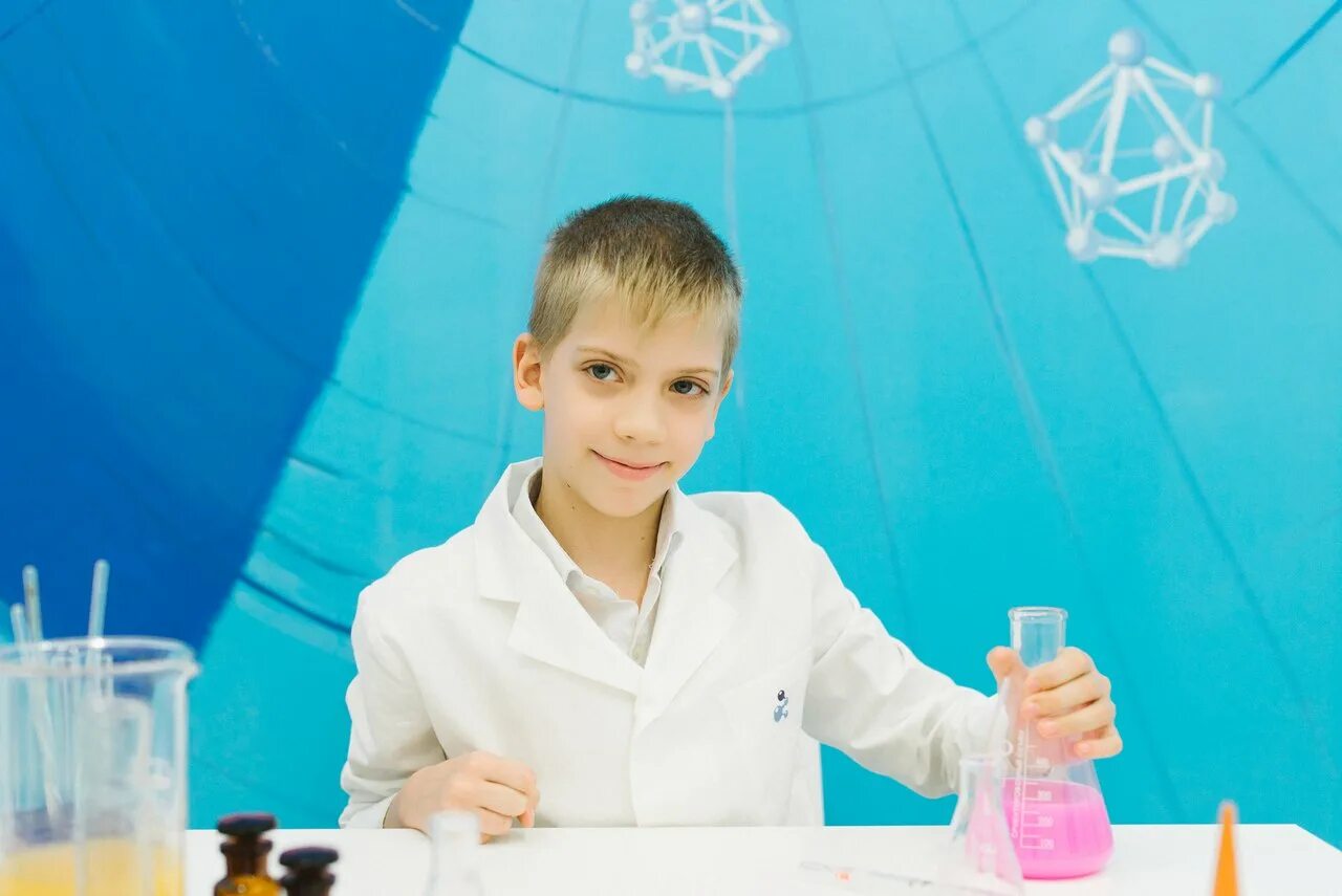 инженер химик технолог. инженер химик. химик. юный химик. шейле химик.