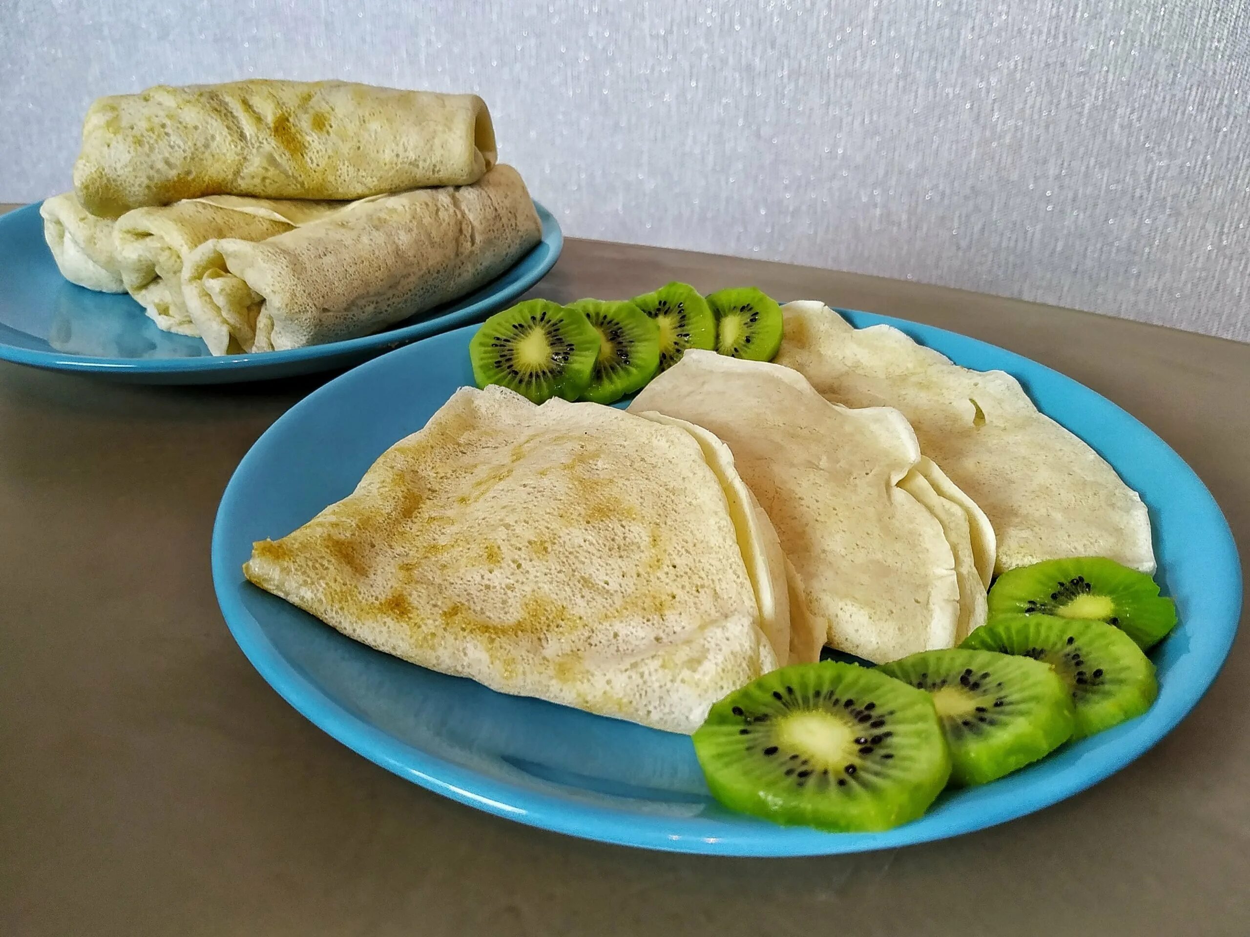 Блины на минеральной воде постные. Кружевные блинчики на минералке. Марокканские блинчики beghrir. Постные блины на минералке. Постные блины на минеральной воде.