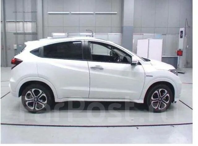 Купить везел во владивостоке. Honda Vezel белый. Honda Vezel 2018 белая. Хонда Везел белая 2016. Хонда Везел 2014 года белая.