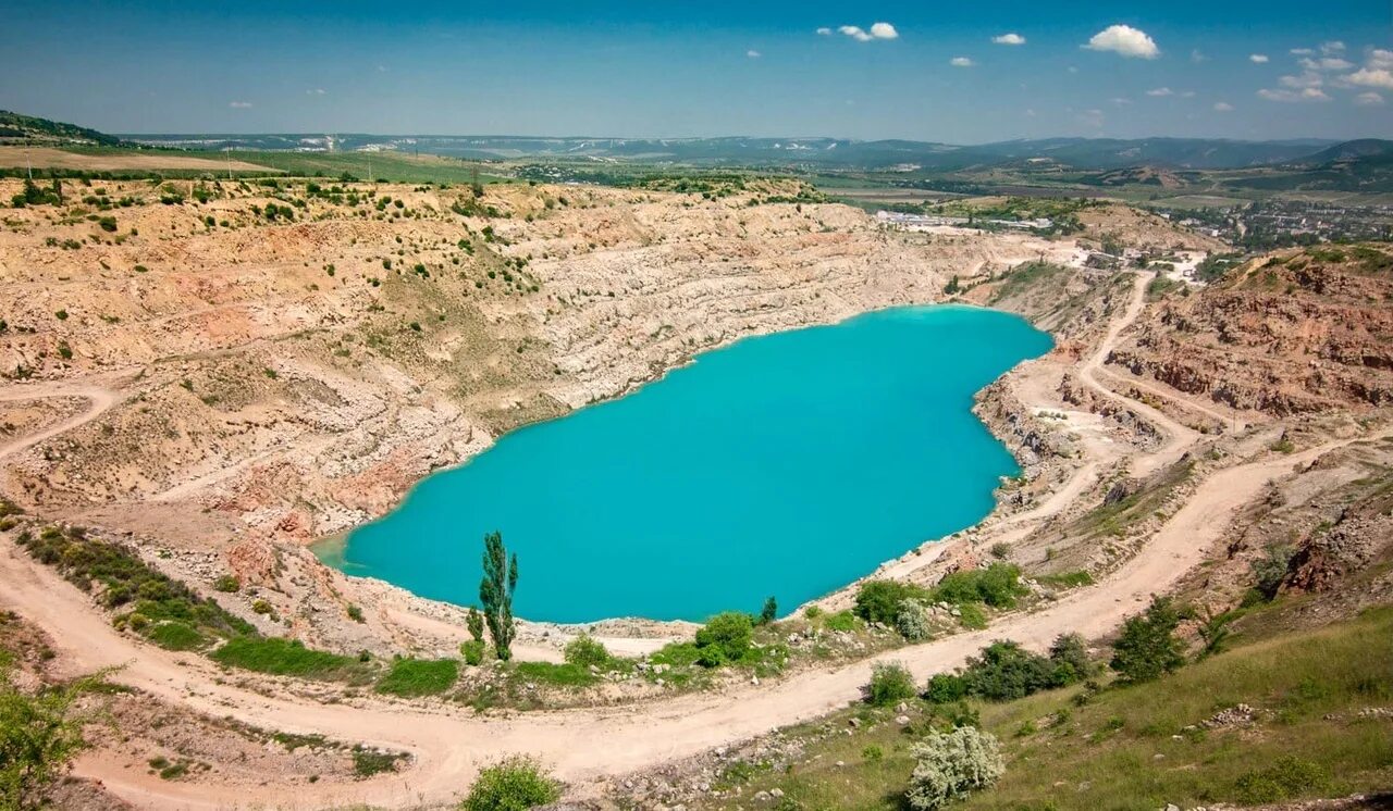 Карьер каменногорск озеро. Кадыковский карьер в крыму. Кадыковский карьер балаклава. 2. Липовский карьер реж.