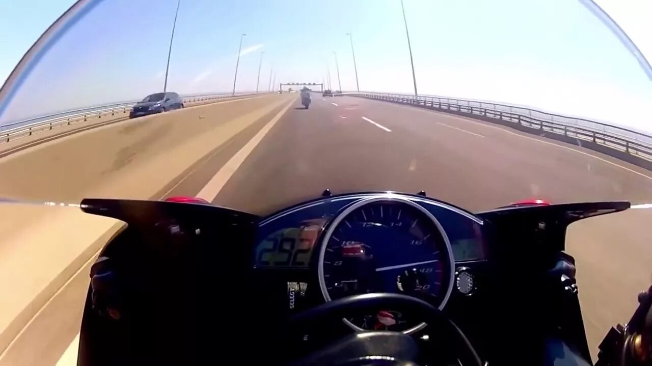 1 от 300 км. Yamaha r1 300 kmh. yamaha r1 300 кмч. ямаха р1 разгон до 100. yamaha r1 разгон до 100.