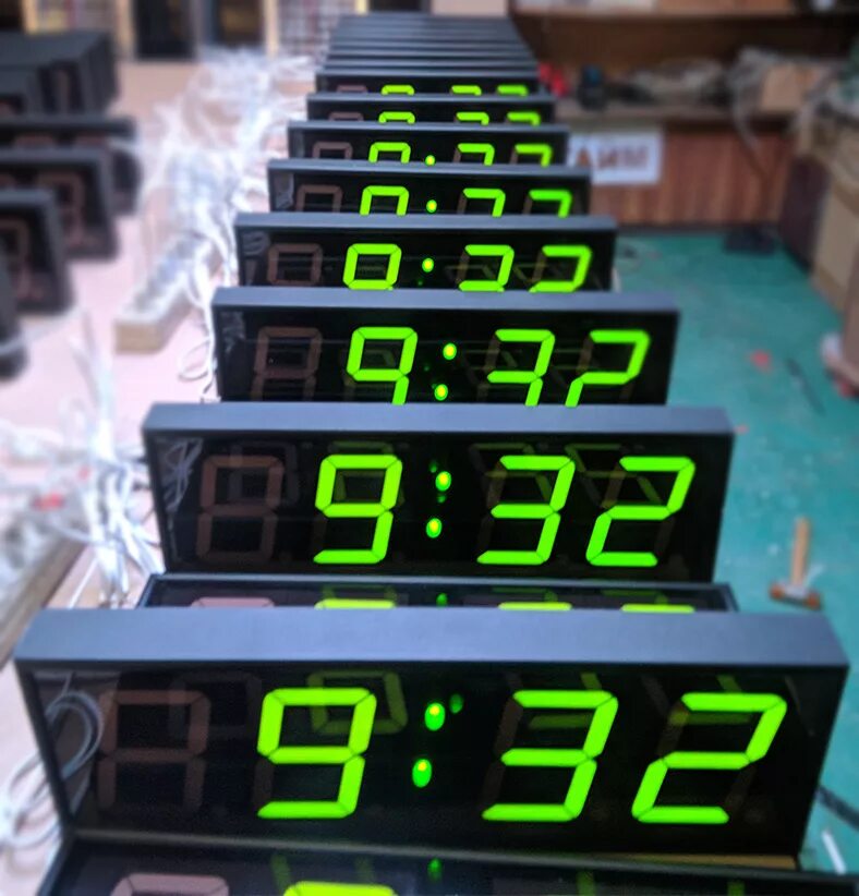 Магазин часов садовод. Электронные часы VST-762w-4. Электроника 7-2100см6 индикатор красный. VST-719w цифровые часы. Часы настенные электронные.