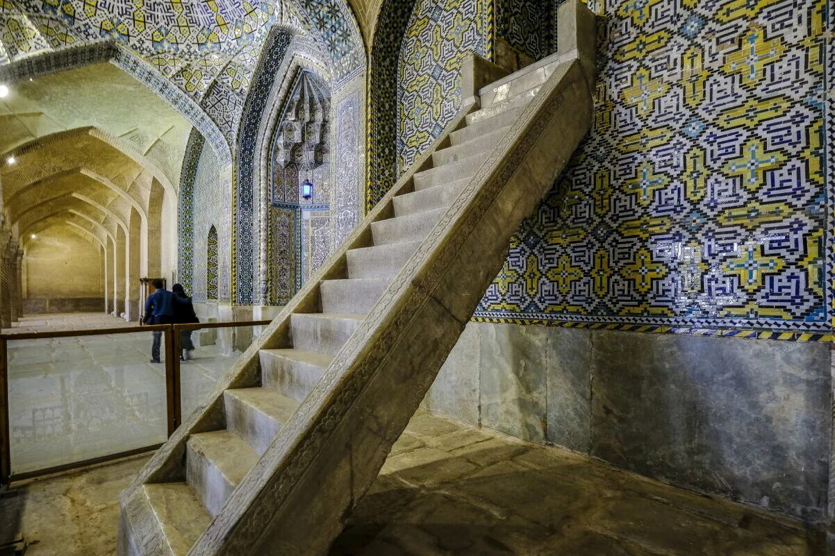 Михраб в мечети омейядов. Масджид минбар. Минбар в мечети. Соборная мечеть михраб. Мечеть минбар 2016.