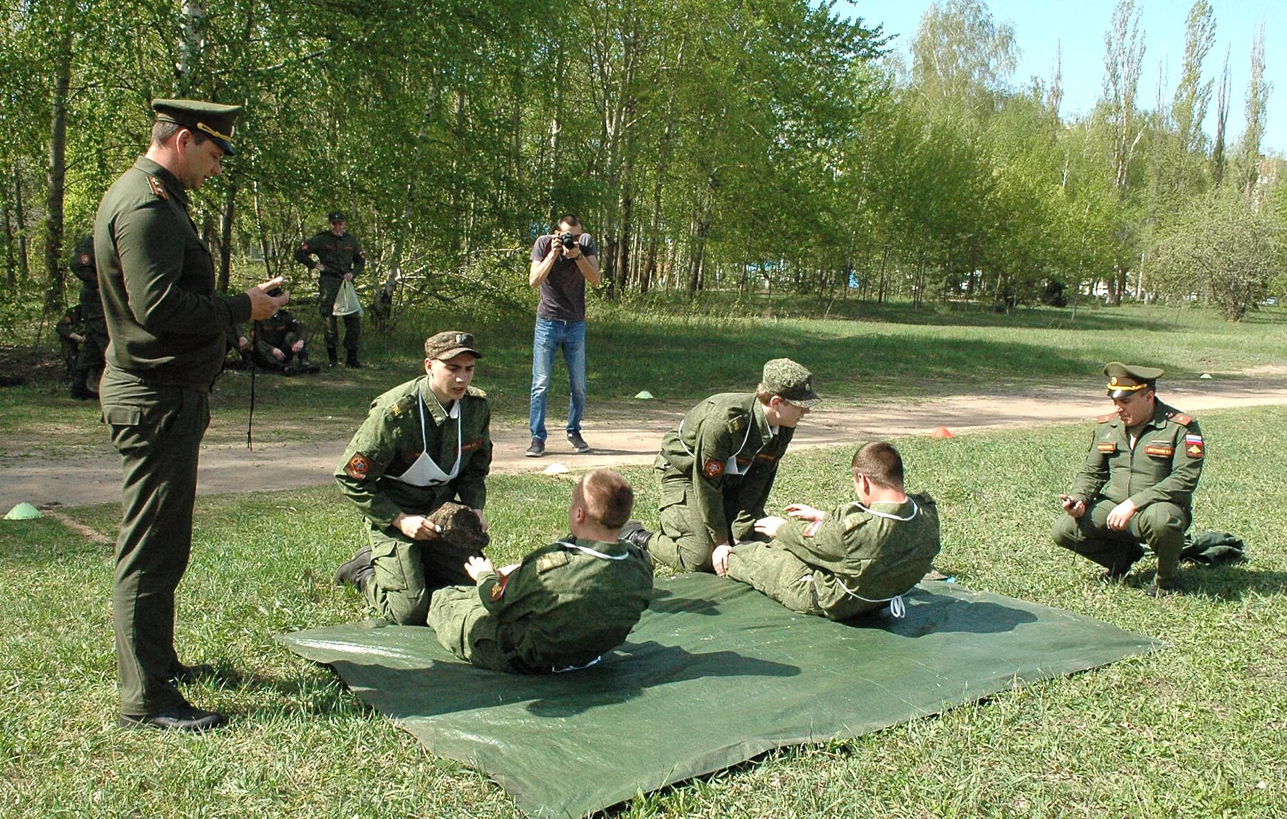 Учебный военный центр отзывы. Военно-спортивная эстафета. Эстафета для военнослужащих. Военно спортивные мероприятия. Военная Кафедра ВГТУ.