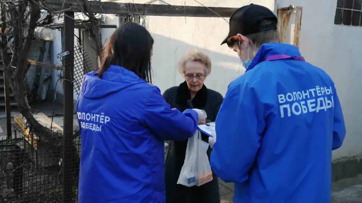 Машина волонтера. Авто волонтерство. Волонтер на машине. Волонтёры акции мы вместе Воронеж Лищенюк. Добровольцы РФ В машине.