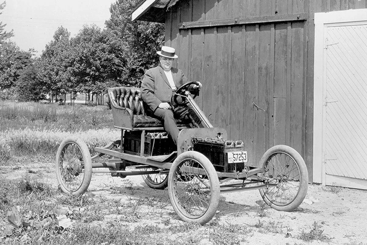 1 электрический автомобиль. Электромобиль Николы Тесла 1931.