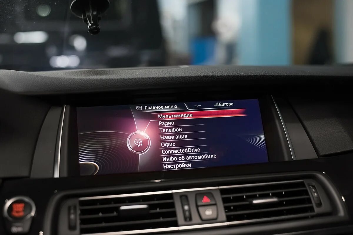 Академик бмв 7. Мультимедиа nbt-evo. Экран мультимедиа бмв е60. Приложение бмв. Nbt bmw e90.