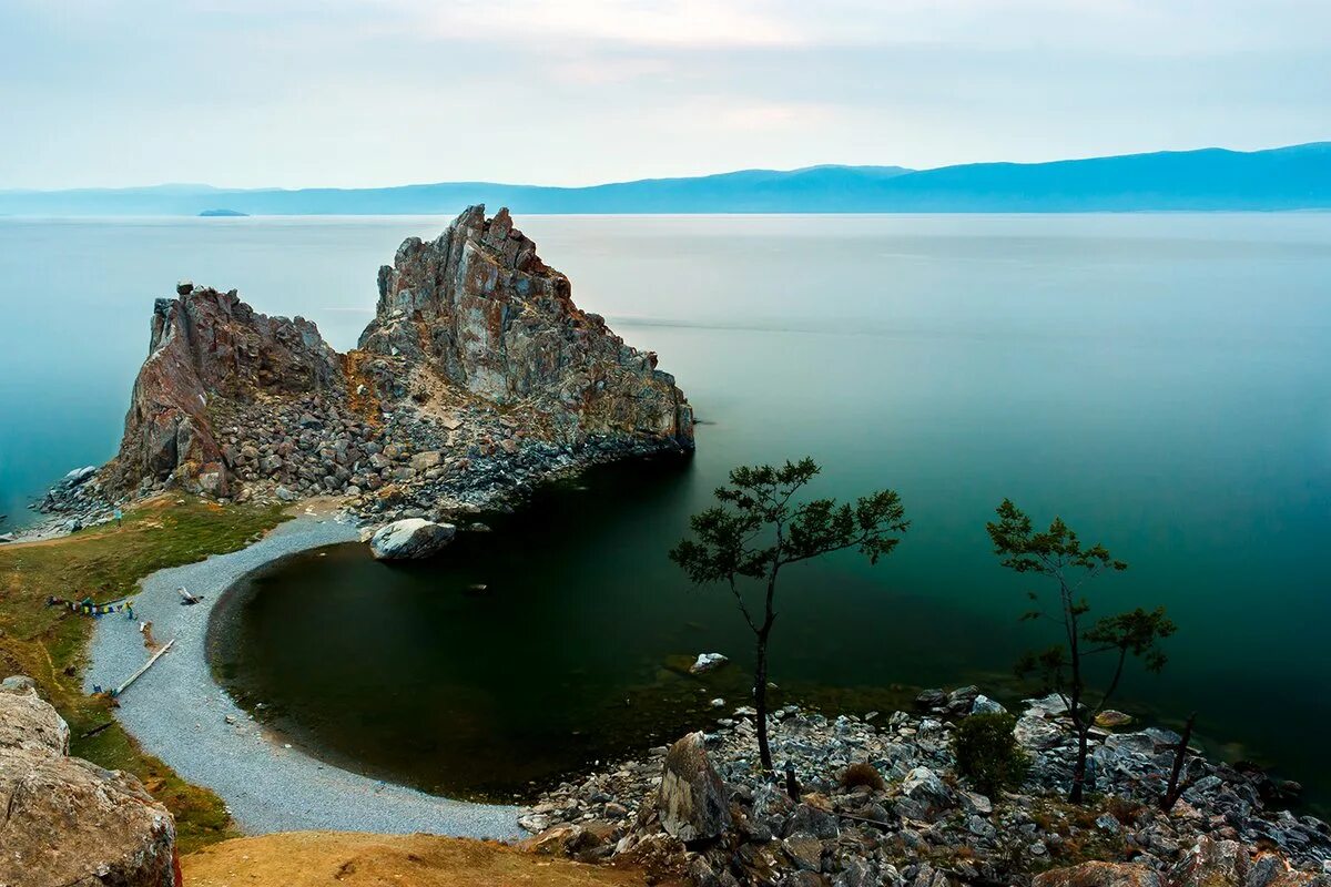 Уникальные природные объекты байкала. Шаманка Байкал Ольхон. Байкал Бурхан Северобайкальск. Озеро Байкал ЮНЕСКО. Памятник ЮНЕСКО озеро Байкал.