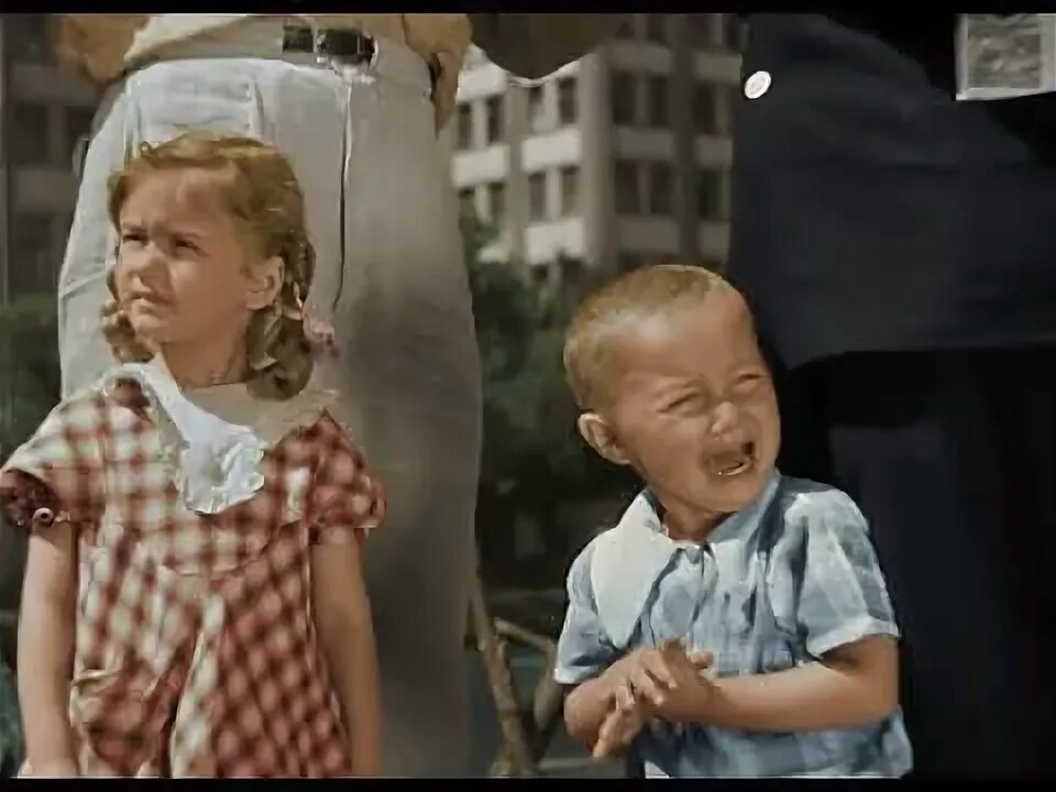 Фильм "Подкидыш" 1939-й год в цвете. Рассматриваем детали. Игрушка Ёлочная Дзен
