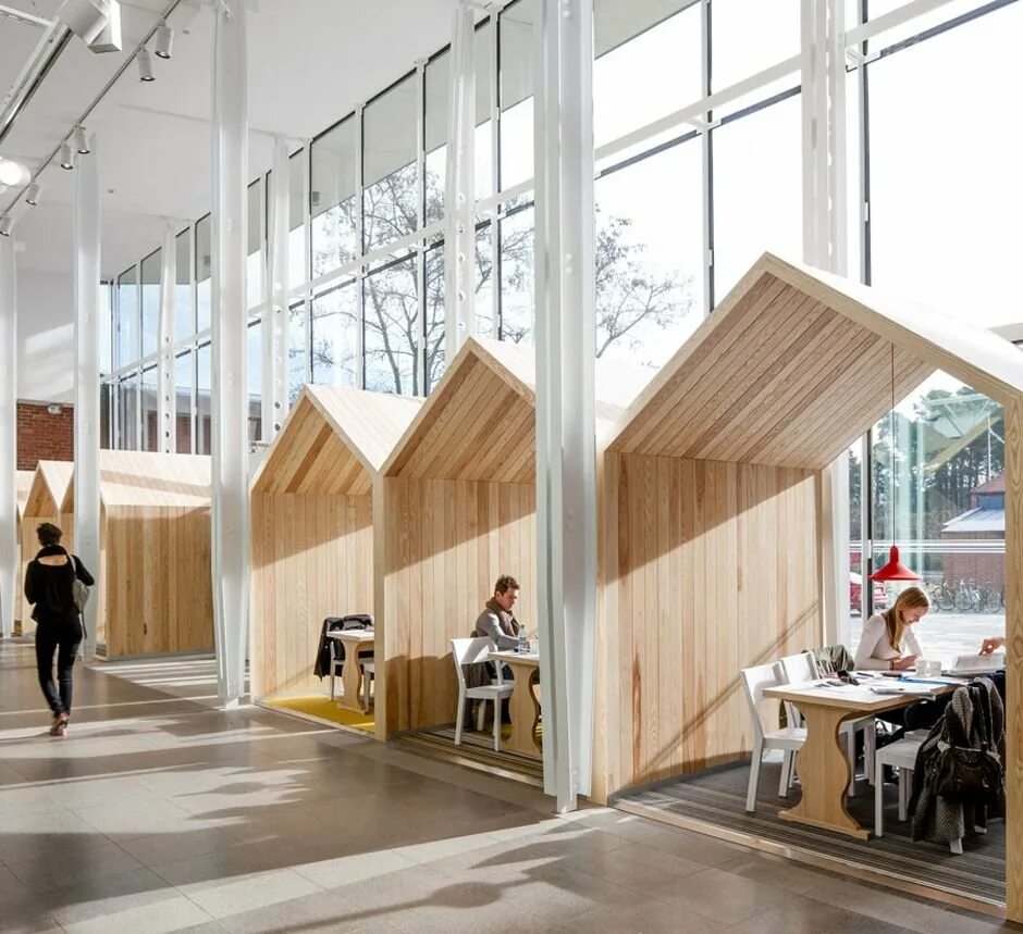В школе втором этаже. Интерьер общественного места. Креативное пространство. Современные общественные пространства. Интерьер современной библиотеки.