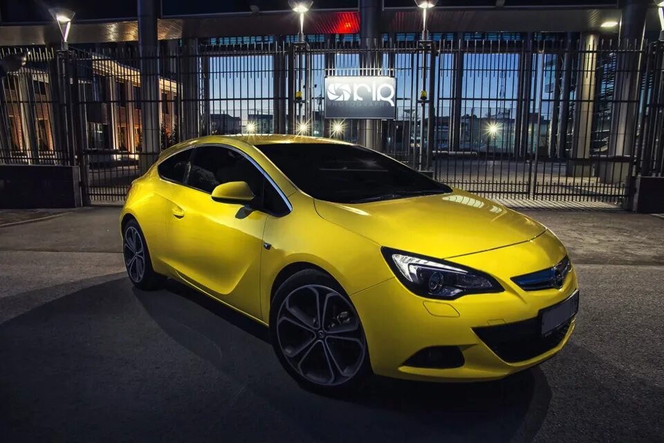 Купить опель новосибирск. Opel Astra j GTC. Opel Astra GTC желтая. Opel Astra GTC купе. Opel Astra GTC 2023.