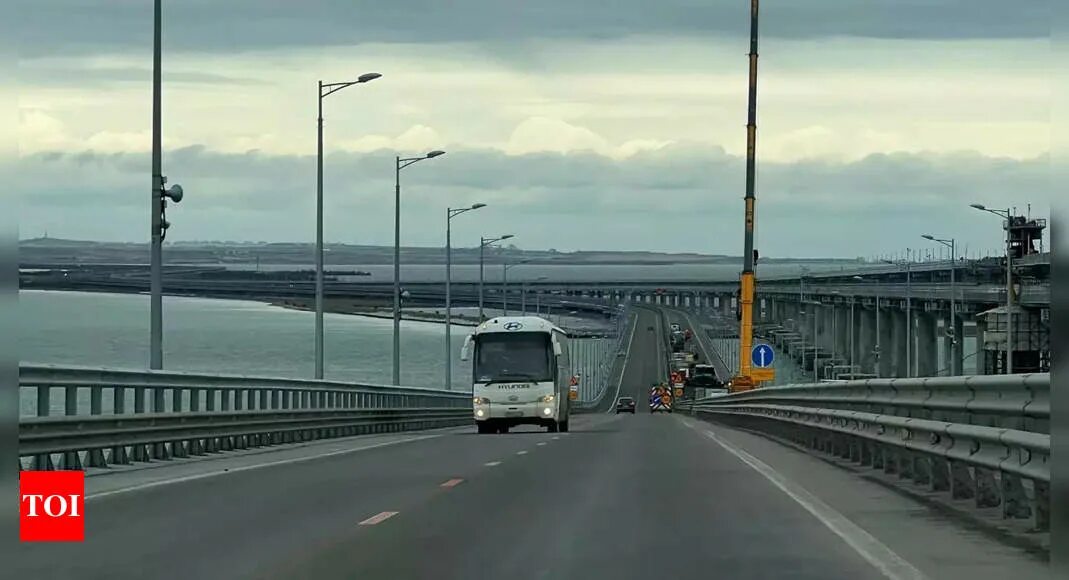 Крымский мост сегодня движение открыто. Чп на крымском мосту. стройка моста. движение по крымскому мосту сейчас. крымский мост сейчас.