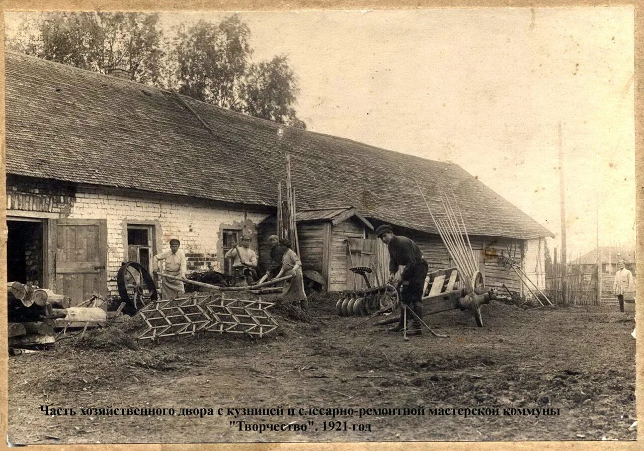 Кожухов новосибирск. Жизнь в коммуне. Тайны 20 века вторая мировая. Зал парижской коммуны в москве в музее революции. Парижская коммуна 1871 таблица.