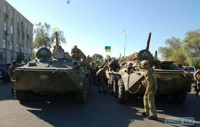 Одесса боевые действия сегодня. Інженерні війська україни. Национальная академия сухопутных войск украины. Бтр с большой ракетой. Оборона побережья.