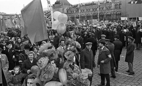 Демонстрация трудящихся 7 ноября на красной площади