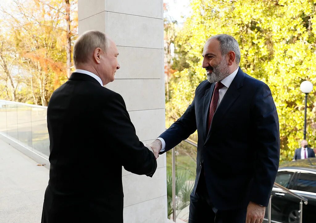 Пашинян поздравил. Nikol pashinyan никол пашинян 2025. встреча в сочи путина алиева и пашиняна.