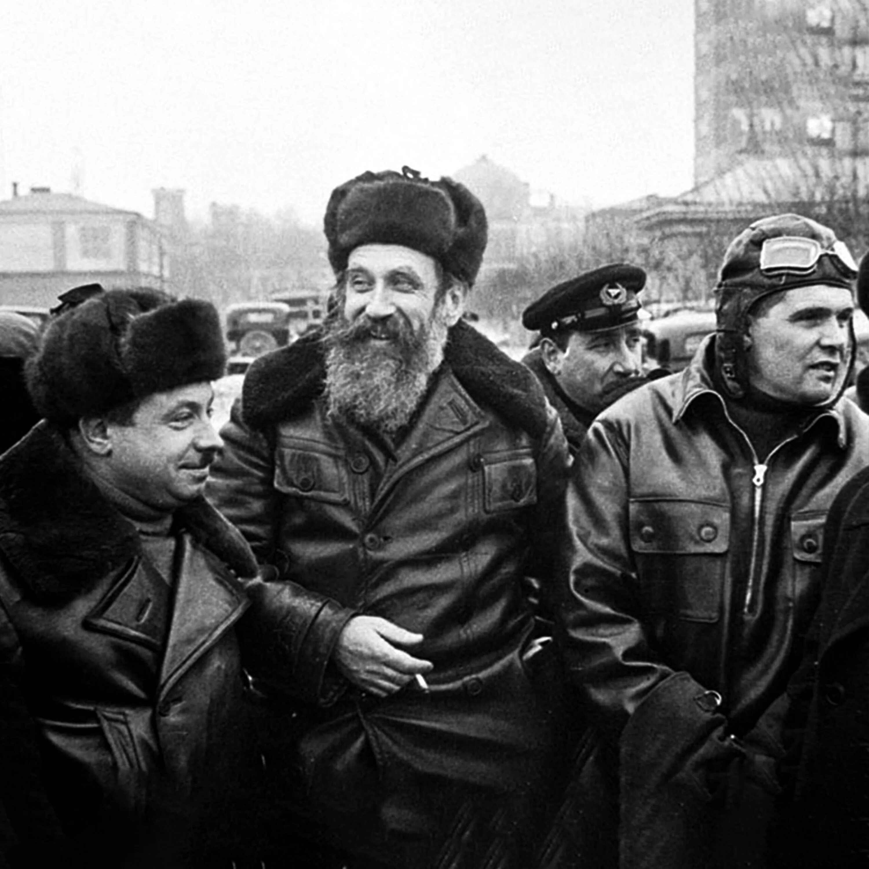 Ю м шмидт. Отто юльевич шмидт. о ю шмидт и и д папанин. полярник шмидт.