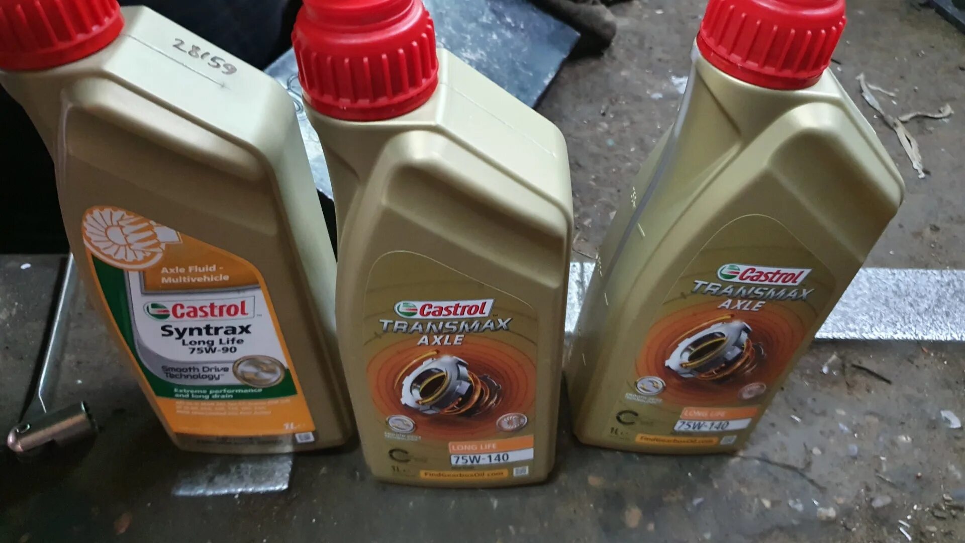 Кастрол 75w140. Castrol в раздатку Дискавери 3. Castrol 75w140 Oil Club. Какое масло в раздатку и мосты Дискавери 3.