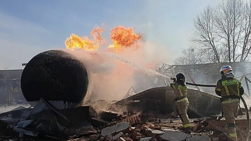 Взрыв цистерн с пропаном. Путин бомба взрыв чечня. Взрывать чечню. Село серноводское чеченская республика. Происшествия в урус мартане.