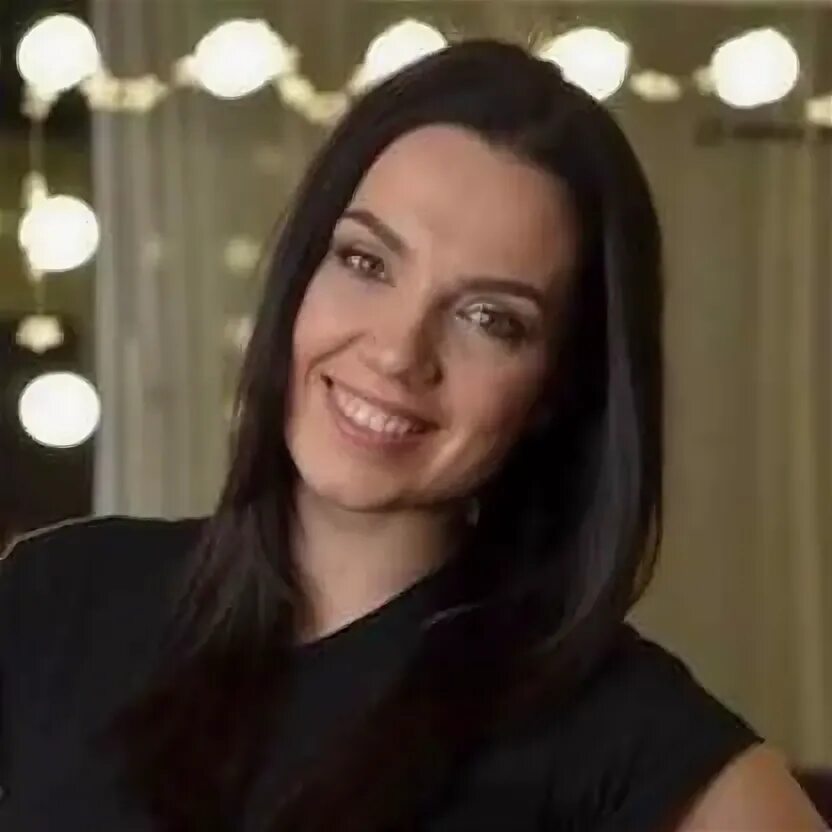 Форма администратора медицинского центра. Администратор горничная. Униформа администратора. Горничная вакансии. Костюм администратора.