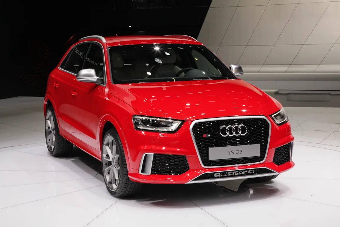 Карты q3 2023. Audi q3 2023. Ауди ку 3 красная. Ауди q3 RS Red. Audi RS q3 2022.