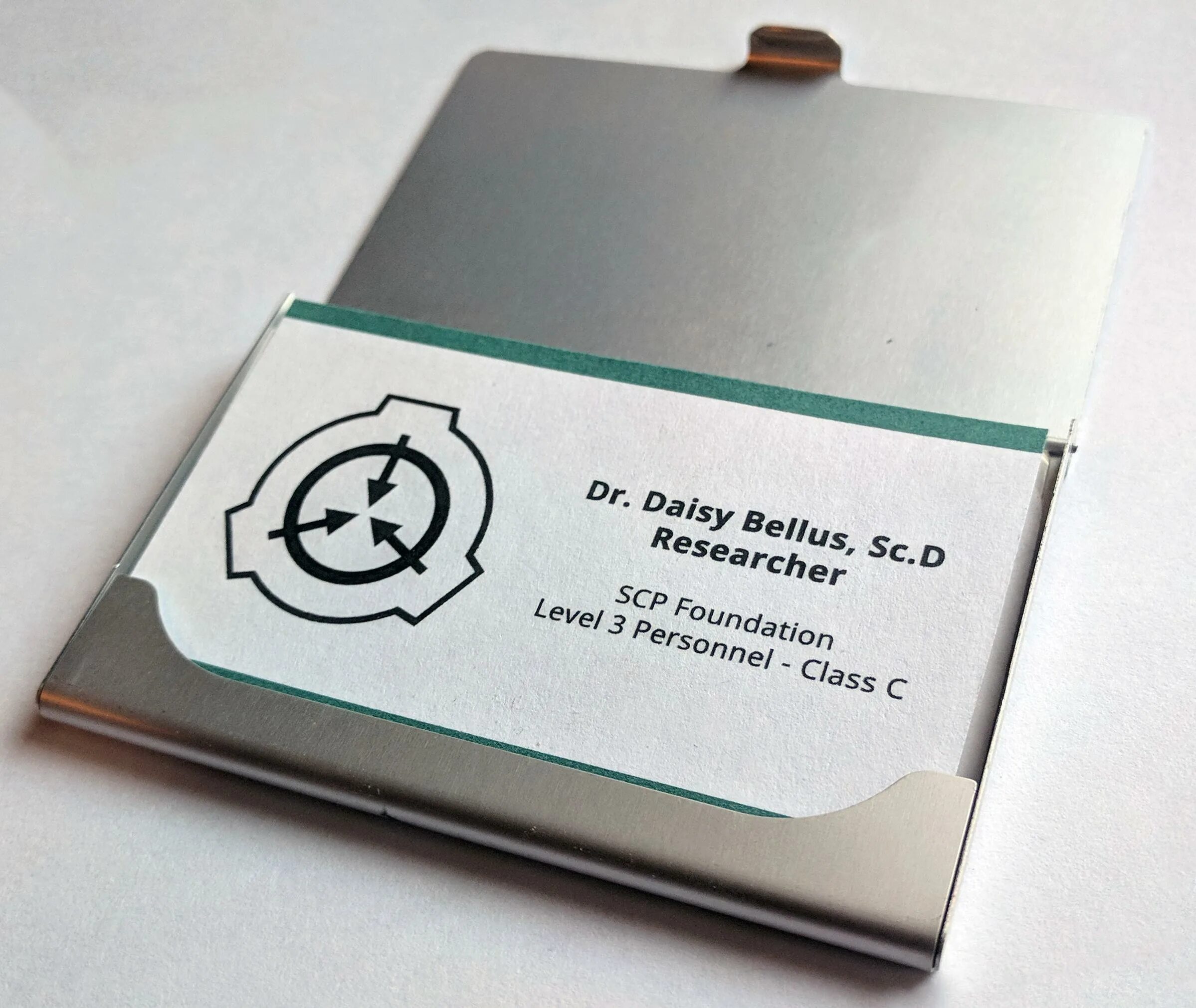 Ключ карта scp secret laboratory. Карта доступа scp 05. Пластиковая карта ключ. Пластиковая карта пропуск. Ключ карта гостиница.