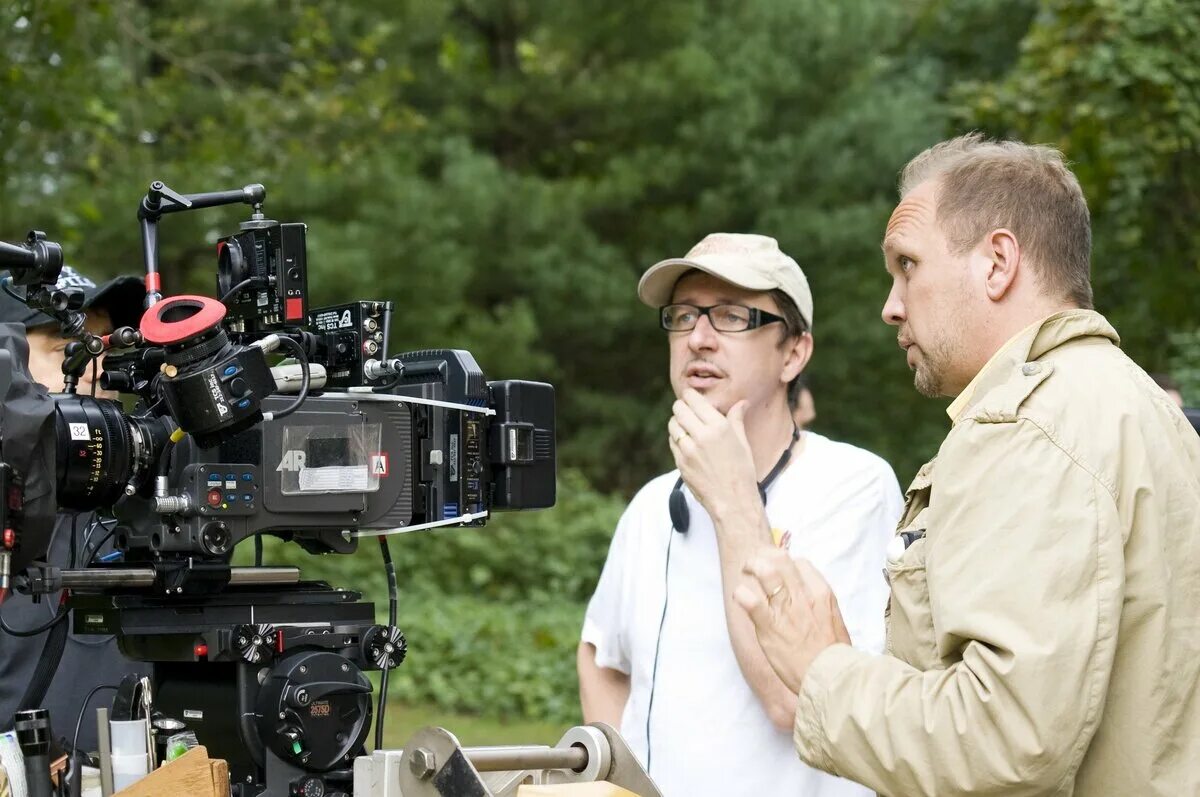 Съемочная площадка. Процесс съемки. Необычные места для фотосессии. Съемка и тот же кадр. Человек с верхнего ракурса.