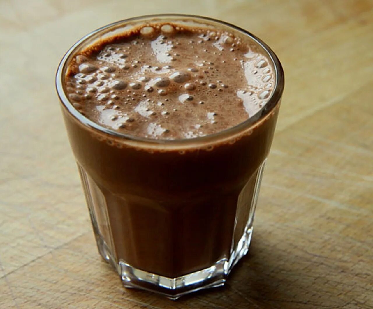 Питьевой шоколад. Горячий шоколад питьевой. Chocolate ovaltine. Шоколадная диета плюсы и минусы. Каока.