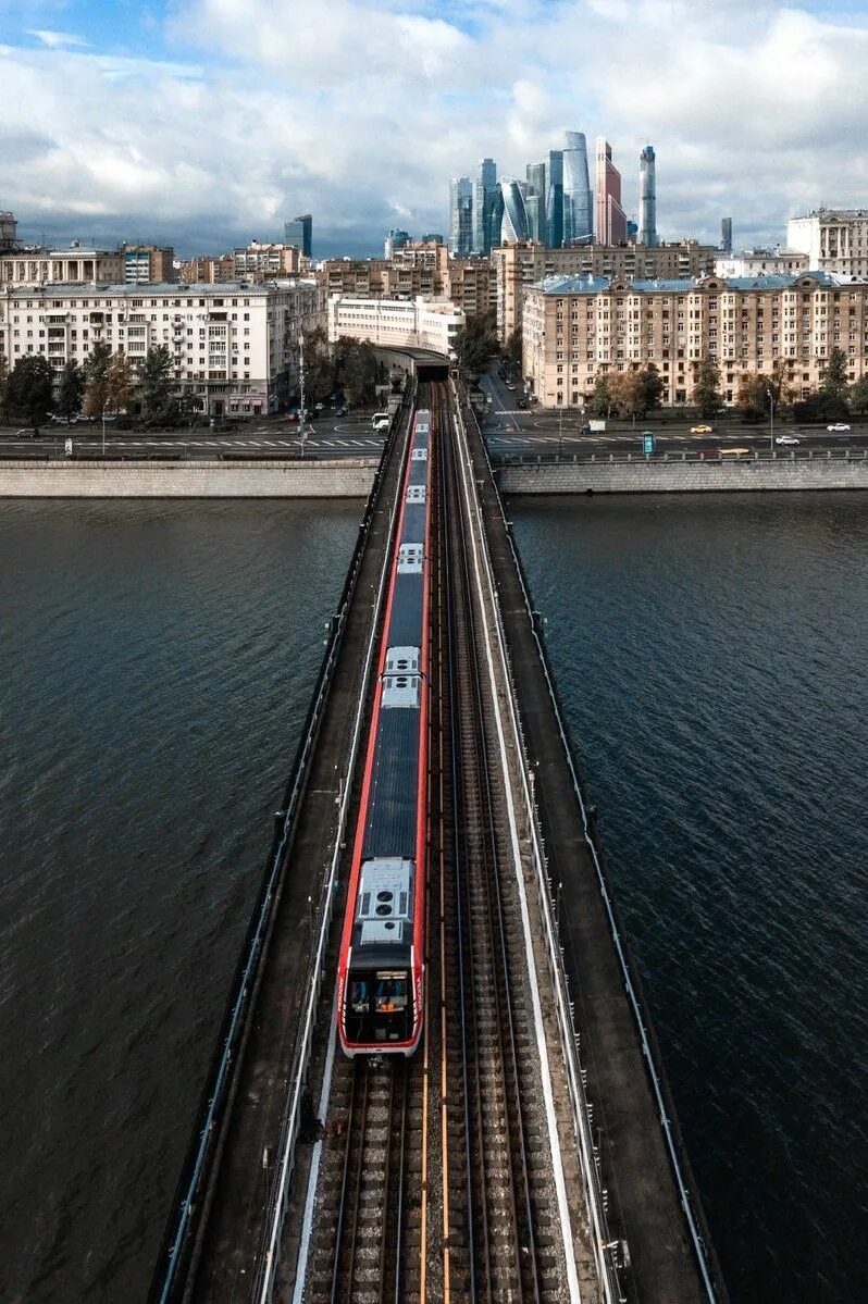 Где находится метро мост. Смоленский метромост. метромост в москве смоленская-киевская. смоленский метромост мосты москвы. метромост филевской линии.