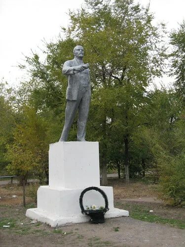 Краснослободск волгоградская область школа гимназия. Школы краснослободска волгоградской. Волгоградский техникум водного транспорта. Школа 4 краснослободск. Волгоградский техникум водного транспорта.
