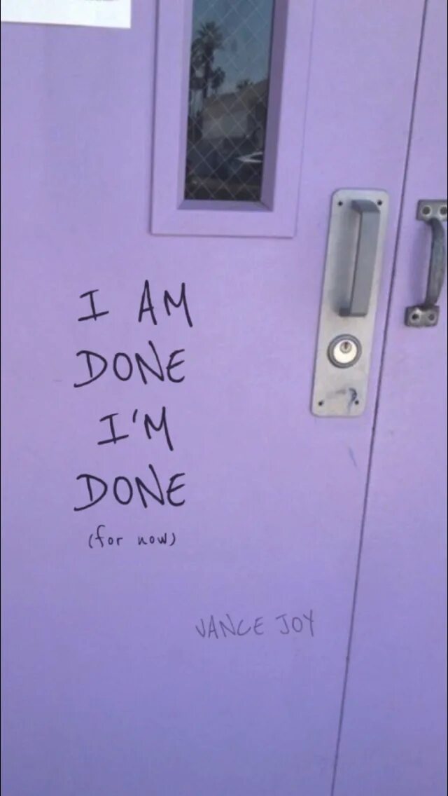 But i crumble completely when you cry футаж. Who will cry when you die book cover. Плачущая лана дель рей. Mouth to mouth обложка. I crumble when you cry.