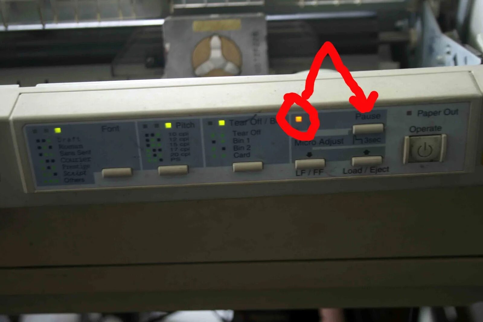 Принтер эпсон горит капля красным. Epson lq-2180. красная лампочка на принтере. после зажевания бумаги горит красная лампочка на принтере. сканер горит красным цветом и не сканирует.