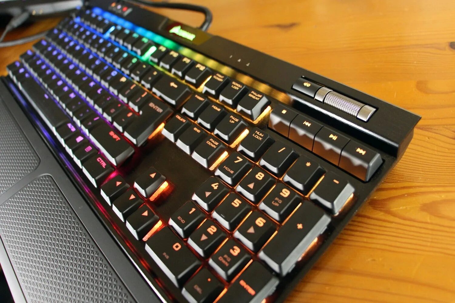 Corsair k70 mk2. Corsair k70 RGB MK.2. Клавиатура Corsair k70. Corsair k70 Low profile.