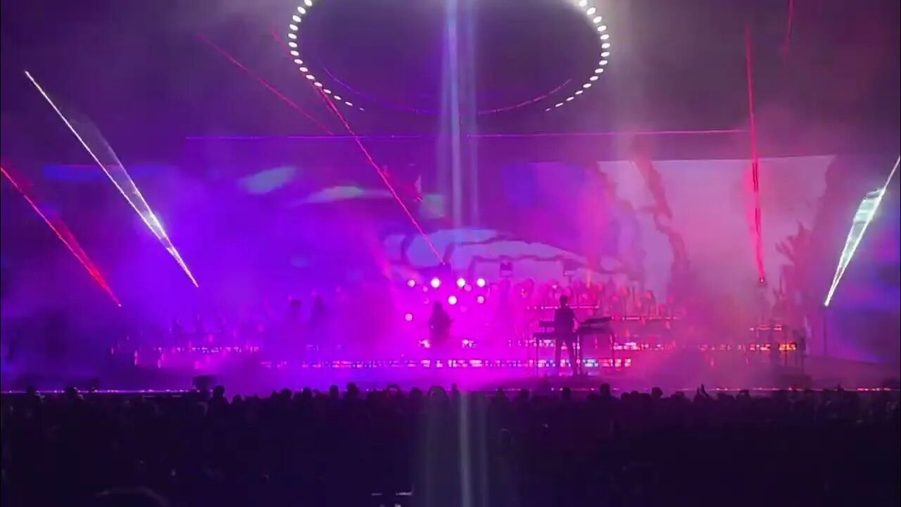 New person same old mistakes tame impala обложка. Перевод песни new person same old mistakes tame. New person same old mistakes о чем. Tame impala. Rihanna same old mistakes.