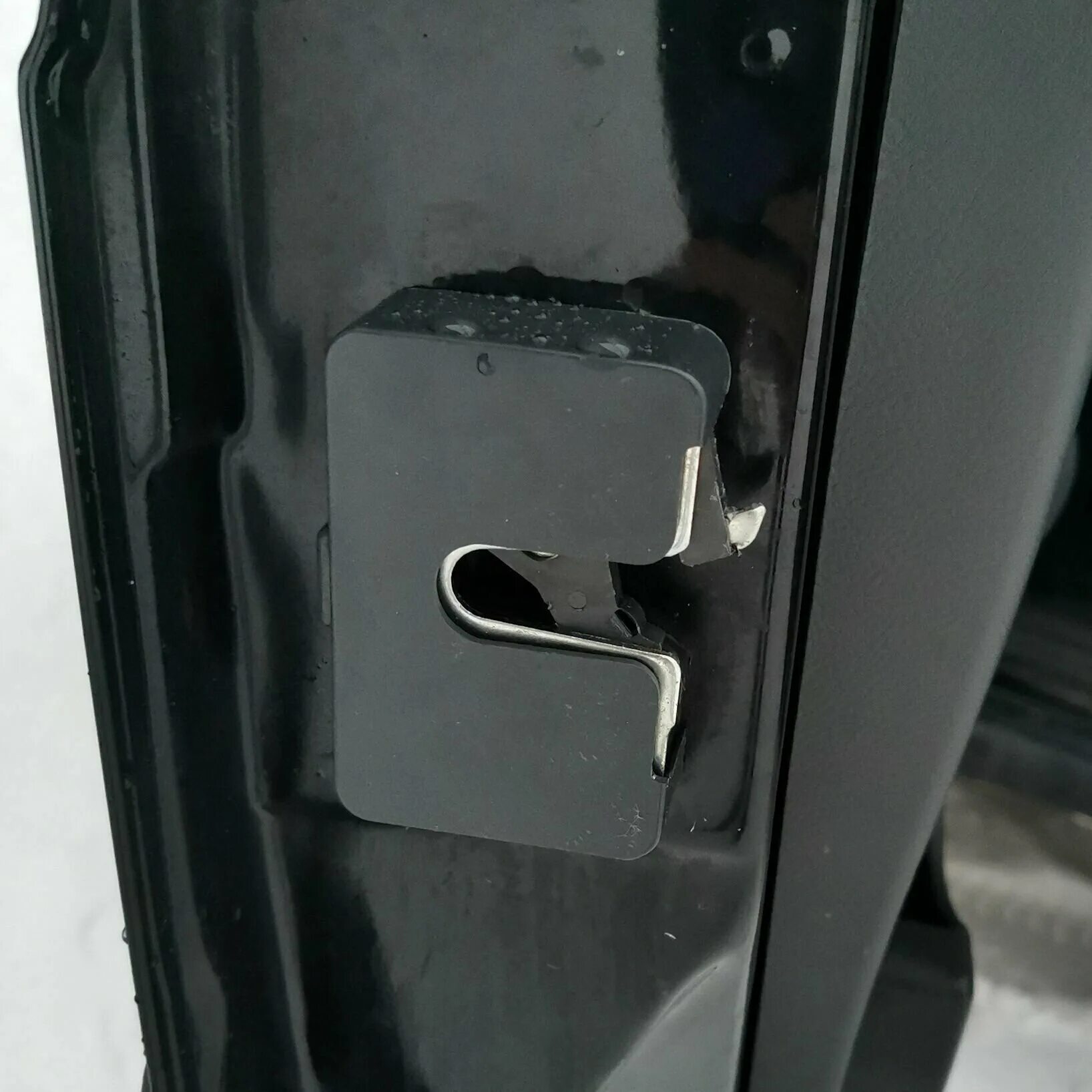 Замок ваз 2114. Фиксатор замка двери ваз 2106. Фиксатор двери ваз. Фиксатор скоба тяги двери ваз 2109. Фиксатор замка двери ваз 2121 нива.