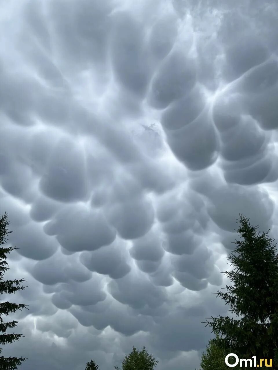 Ураган циклон смерч. Красивые кучевые облака. Кучевые облака. Туча спуститься. Небо с облаками.