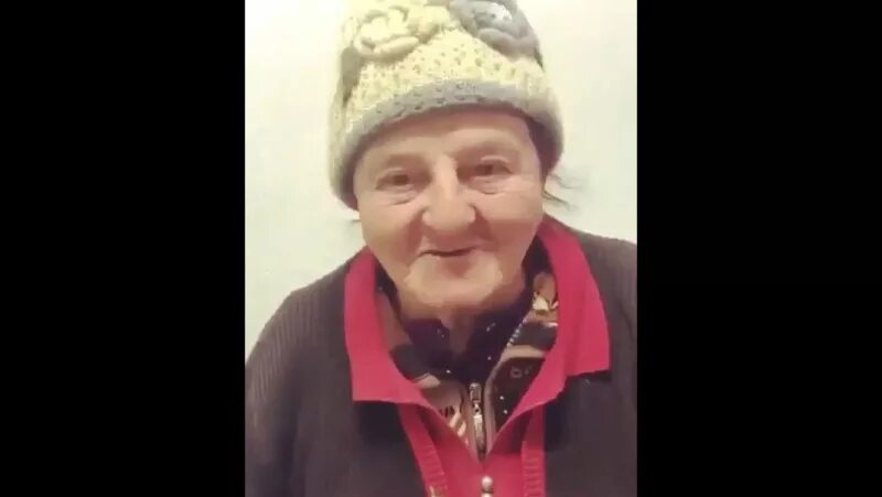 Матерная старушка. Бабка ругается матом. Азербайджанская бабушка ругается матом. Бабушка матюкается.