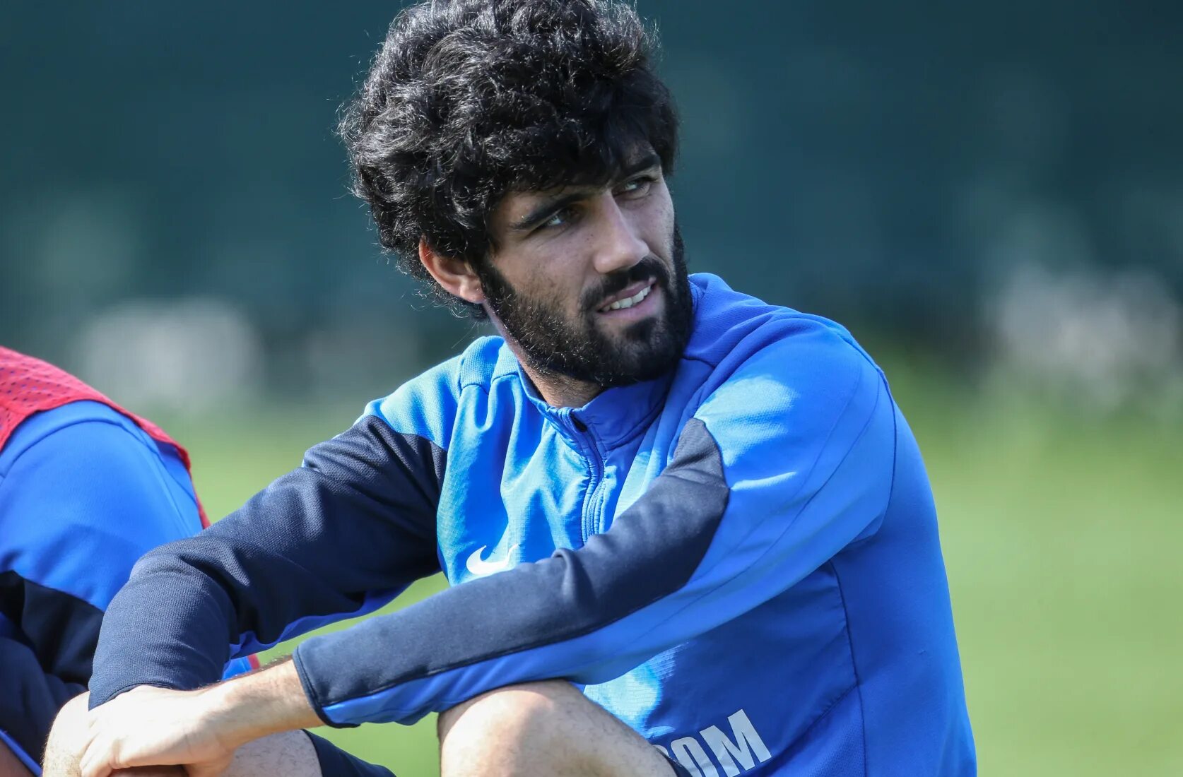 Где играл нету. Игра главный герой лысый. Сюжетные игры на пк. Еще одну серию и спать. P.