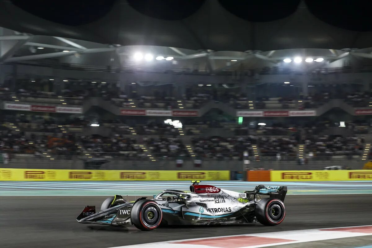 F1news новости формулы 1. Lewis Hamilton Mercedes 2022. Гран при Абу Даби 2023 Haas. Мерседес формула 1 2023. Гран-при Абу Даби 2022 Макларен.