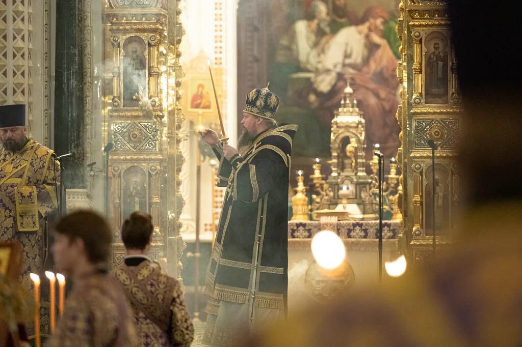 Храм христа спасителя прямой эфир сейчас. Храм христа спасителя от красной площади. Храм христа спасителя в москве фото лужков. Храм христа спасителя пасха 2022. Храм христа спасителя прямой эфир сейчас.