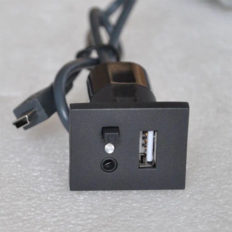 Usb разъем для магнитолы. Ford focus 2 usb разъем. переходник aux ford focus 2. aux разъём в ford focus 2. aux для форд фокус 3 usb.
