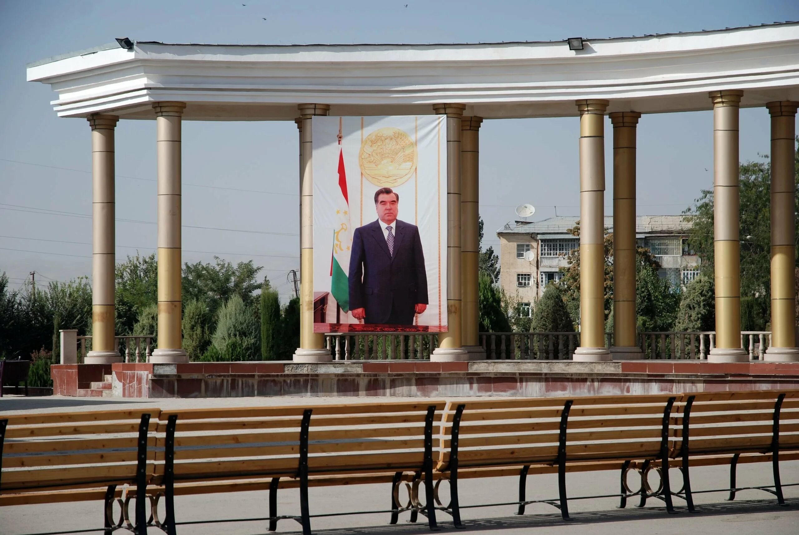 Мемориальный комплекс Куляб Таджикистан. Куляб Таджикистан достопримечательности. Кулоб город в Таджикистане. 2700 Куляб. Таджикистан куляб время