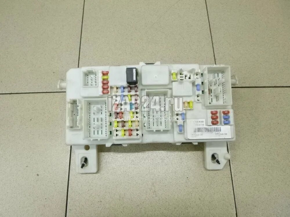 Форд куга салонный блок предохранителей. Форд фокус 2 прикуриватель предо. Форд куга салонный блок предохранителей. Предохранители форд куга 1 в салоне. Предохранители форд куга 1.